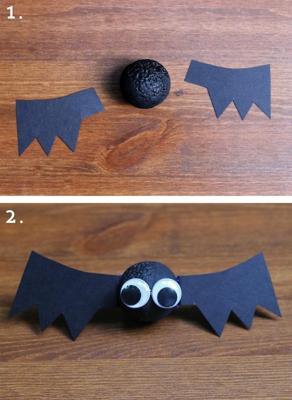 DIY Halloween Crafts: Ghost and Bat&nbsp;Garlands
