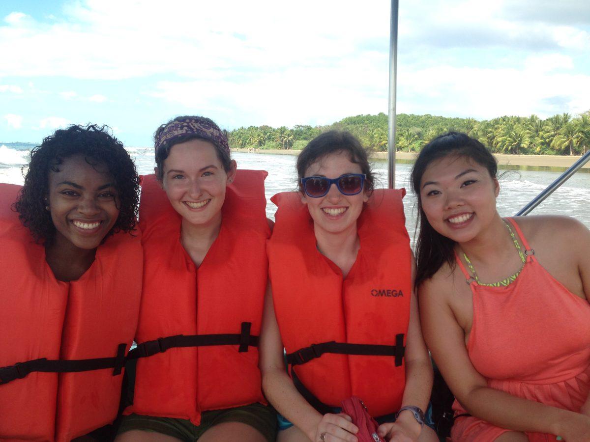Jenna, Jessica, and Co. posing for a quick snapshot while in Puerto Rica.